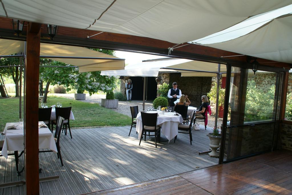 Chenillé-Changé Les Roulottes & Cottages Du Moulin מראה חיצוני תמונה