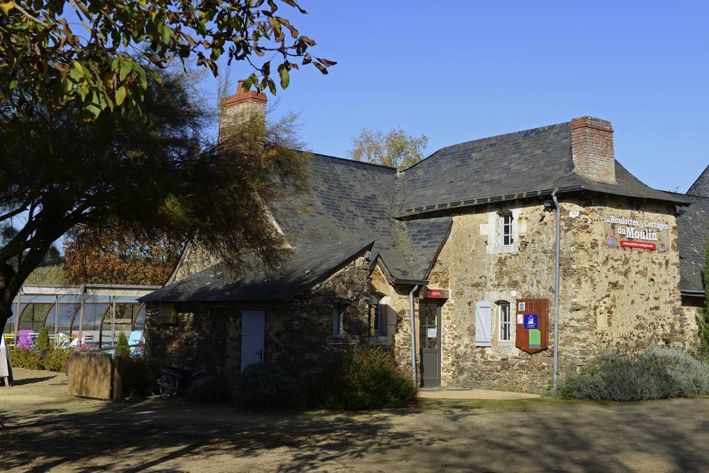 Chenillé-Changé Les Roulottes & Cottages Du Moulin מראה חיצוני תמונה