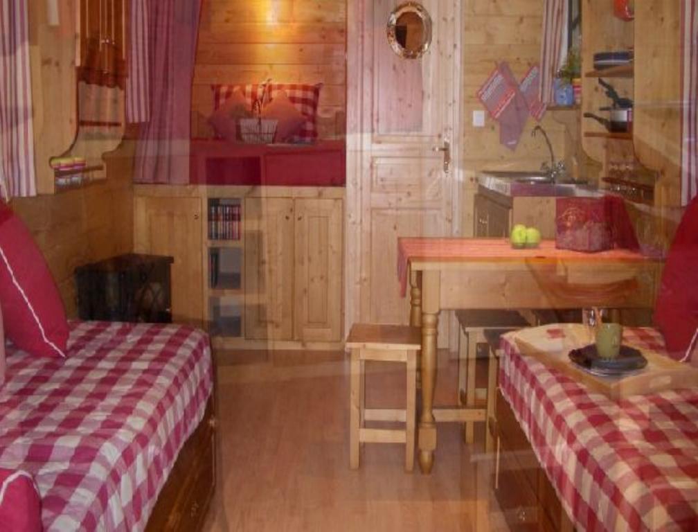 Chenillé-Changé Les Roulottes & Cottages Du Moulin חדר תמונה